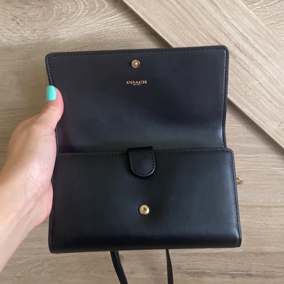 Coach HP🛑 - Picture 3 of 7